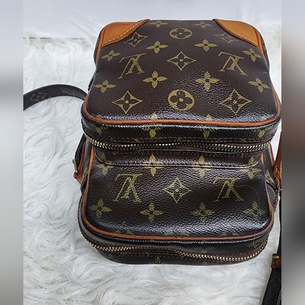 Louis Vuitton Brown Monogram Crossbody Bag - Picture 5 of 12